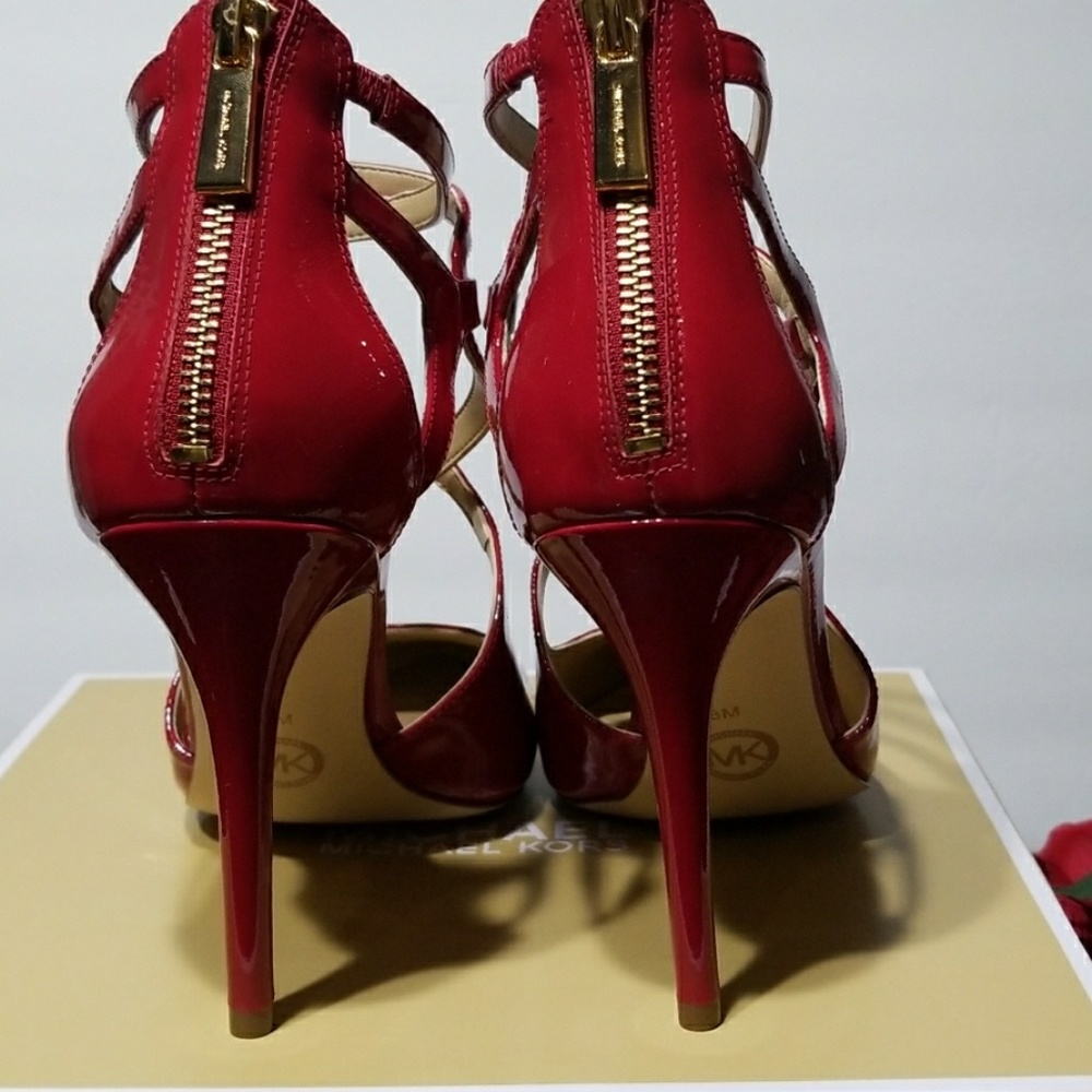 Michael Kors Pump - Picture 3 of 7